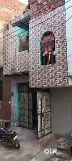 Owned house 42 Gajj Car parking and basement and 1 st floor 22 ft Gali
