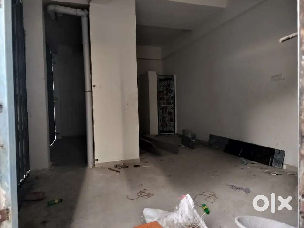 Shop for rent 28000 deposit 100000