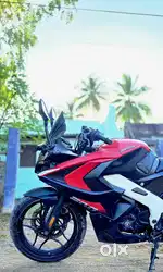 Bajaj RS 200 Abs