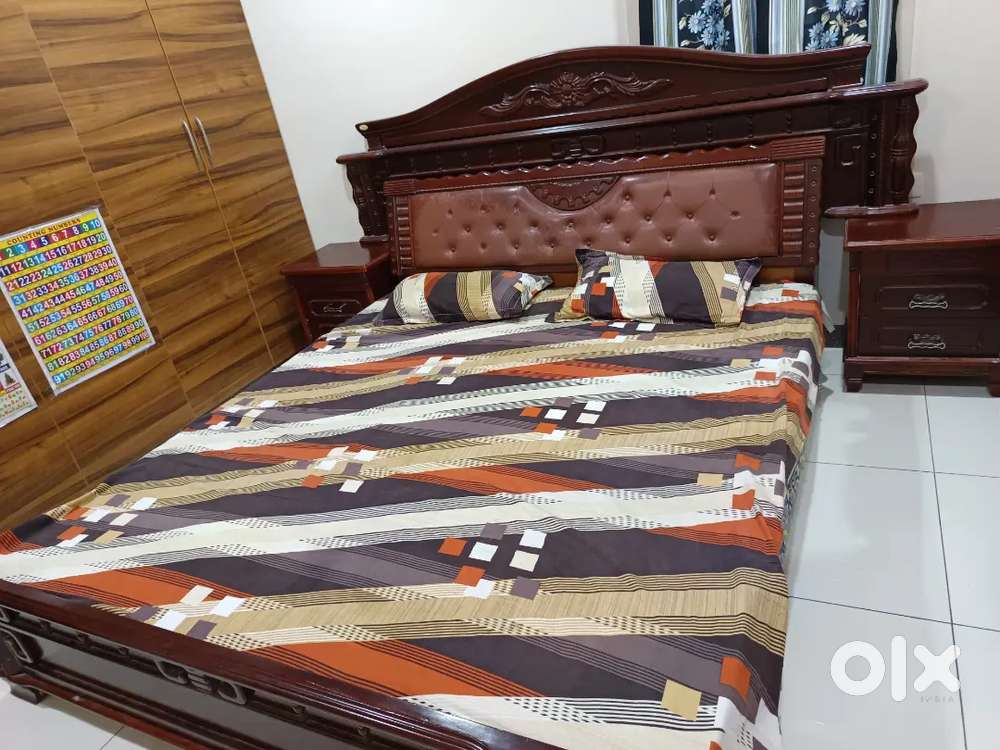 6*6 bed with two cuo boards