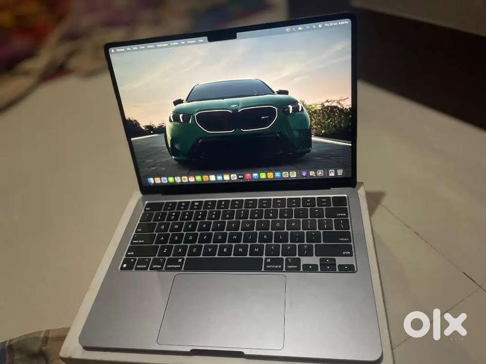Macbook m3 chip,8gb/256gb,box & charger available