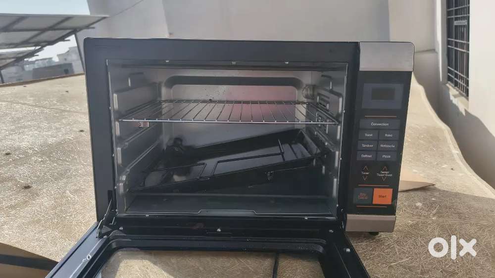 BAJAJ

50-Litre Oven Toaster Grill (OTG) (MAJESTY 50 DCRSS, Blk n slvr