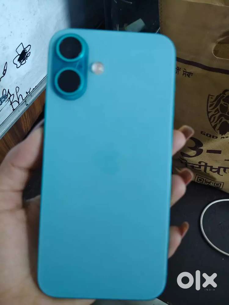 Get iPhone 16 in good battery health model in genuine price