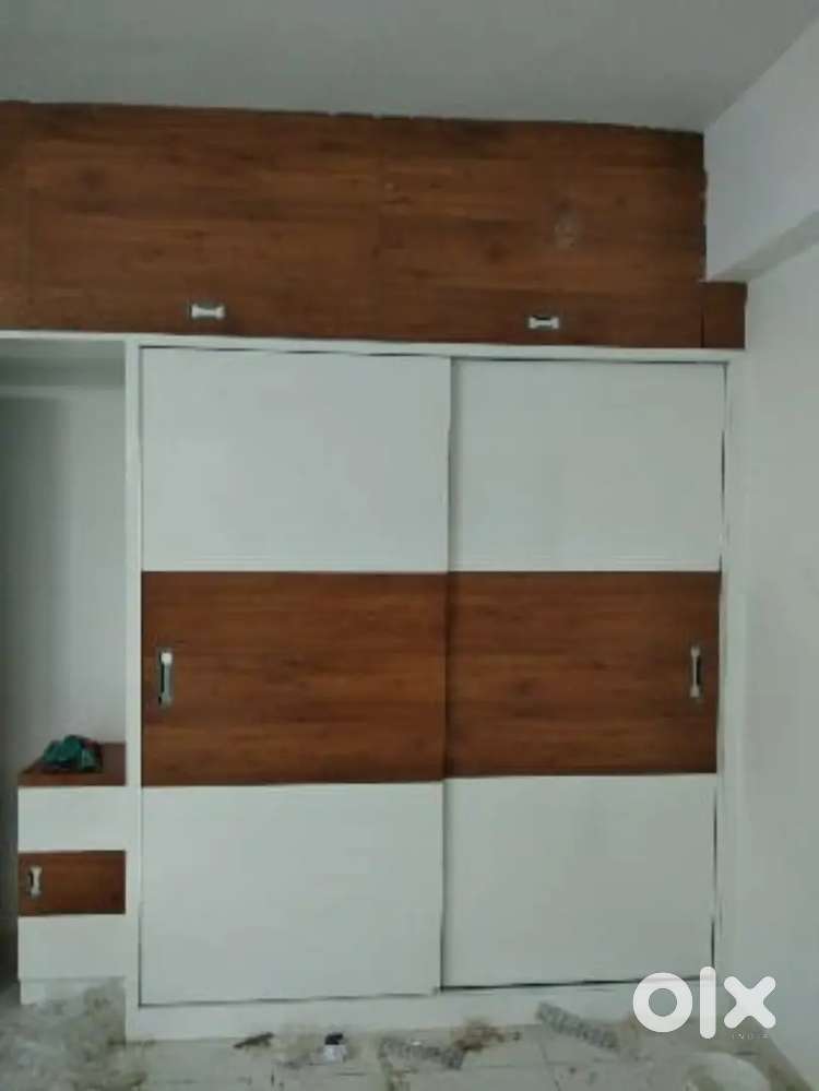 फलेट आफिस बंगलो में वुडन फर्नीचर ओर ओल वकॅ समाधान