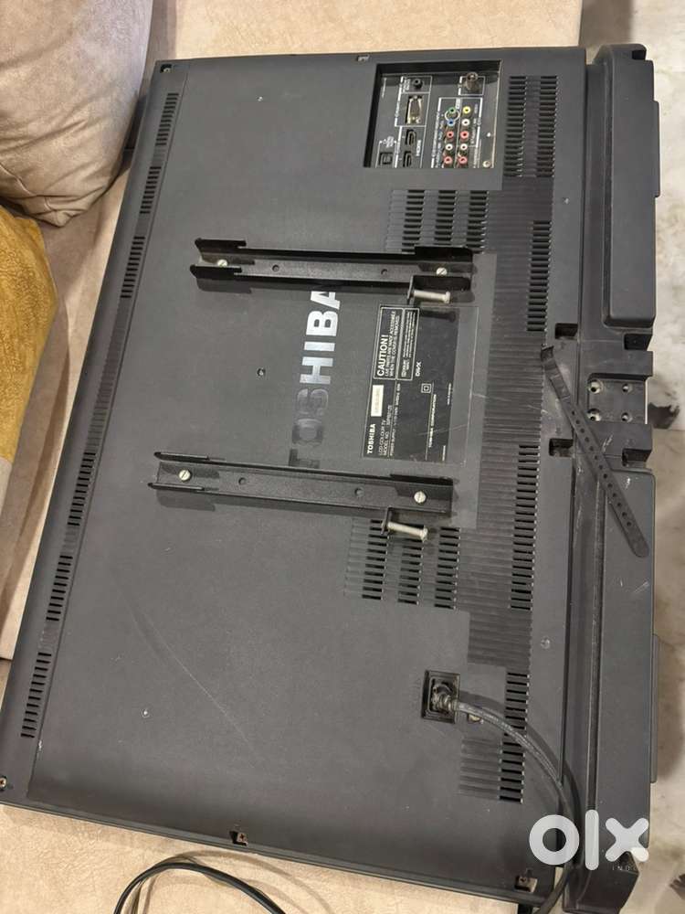 Toshiba 32’ inch LCD TV