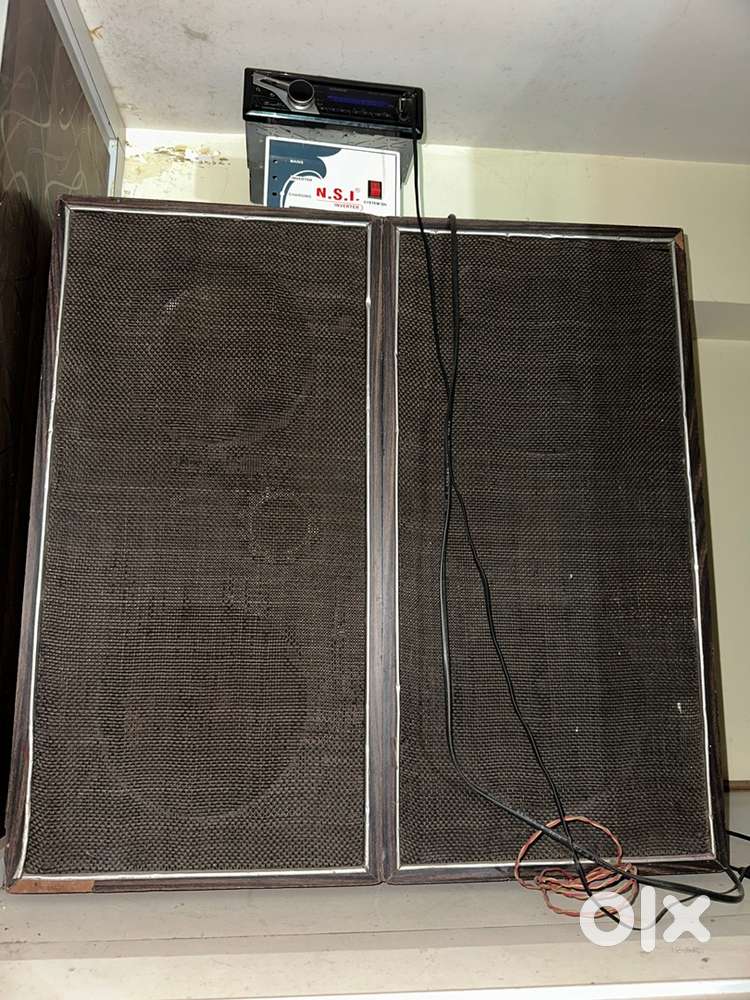 2 box Speakers with amplifier