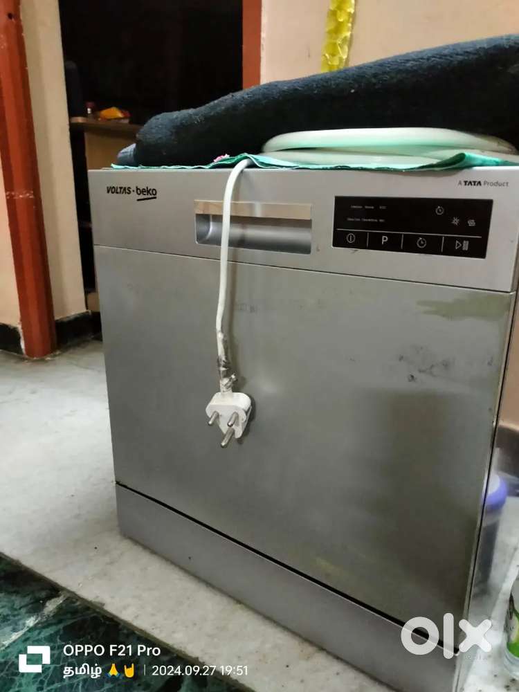 Voltas Dishwasher 8 place settings