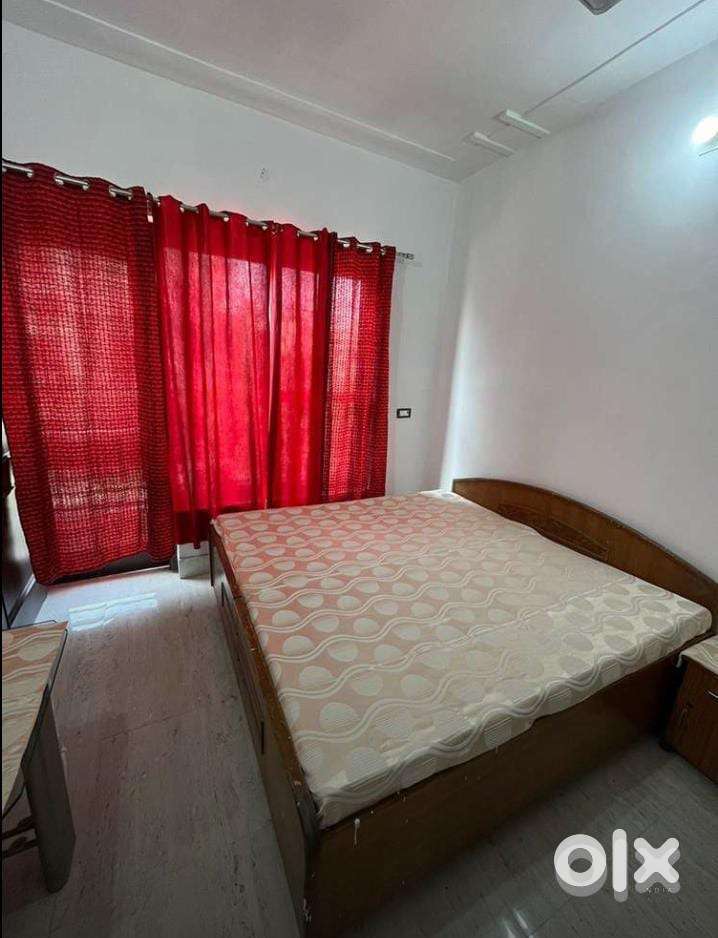 2bhk (66 sector) ground floor (fully indpnt)