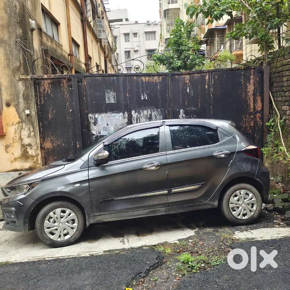 Mint condition tata tiago XE petrol 2022 model