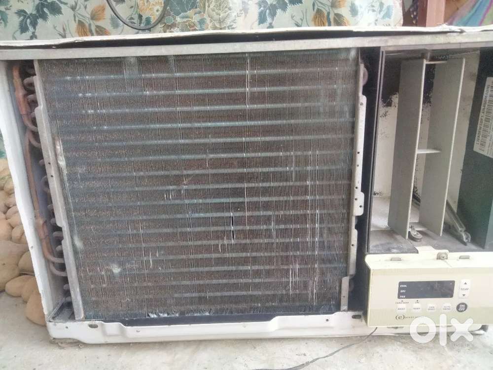 1.5 ton LG WINDOW AC GOOD CONDITION