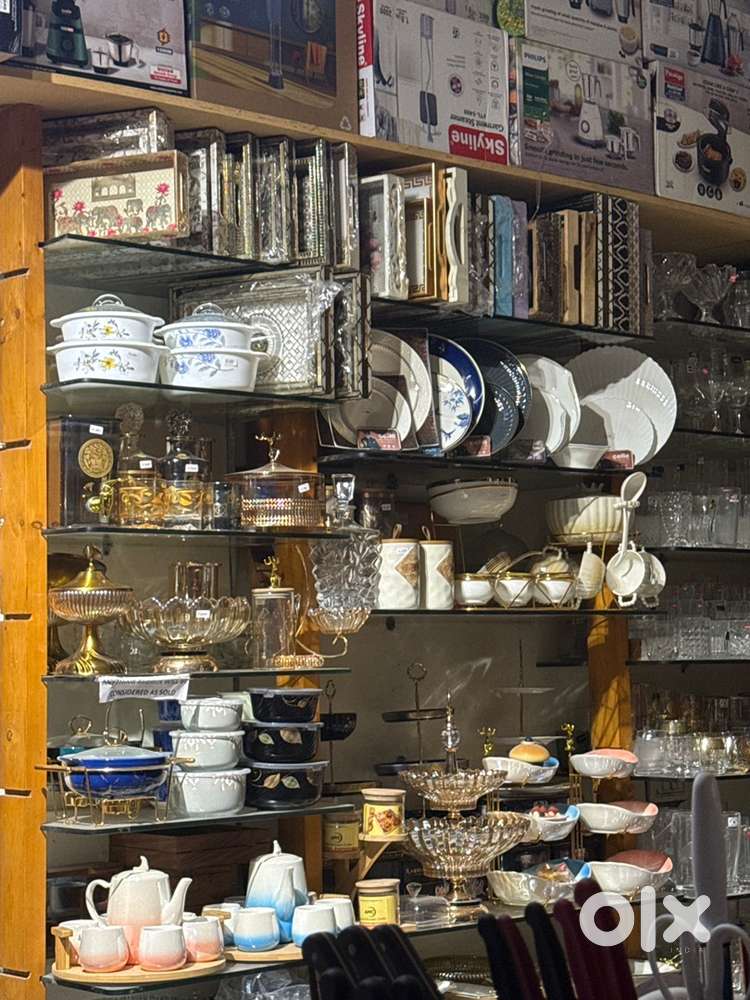 Salesperson for a crockery store