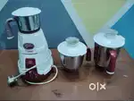 Excellent working condition Prestige Deluxe 750 Watt-3 Jars