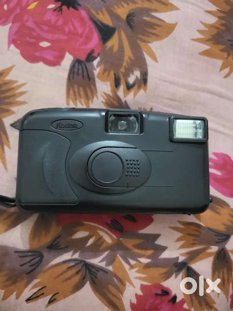 Kodak 35mm Retro Film Camera with Flash  Rare Vintage Look