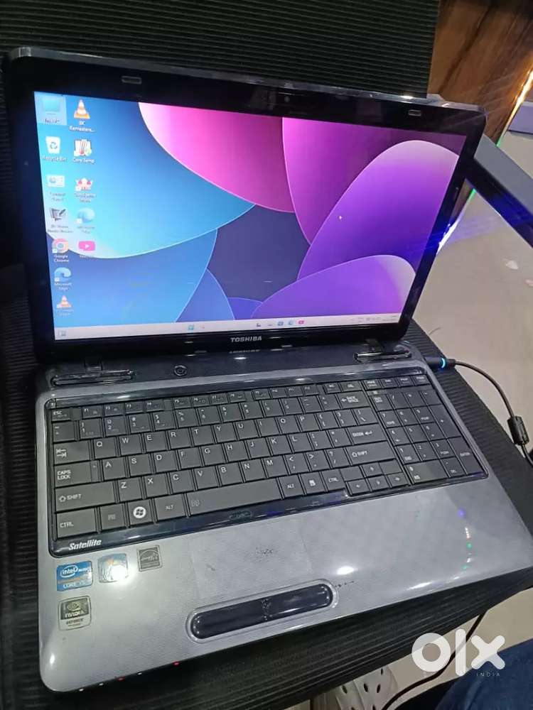 Toshibha 15.6 inch i5 processor 8gb ram 500gb