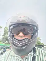 मैं दो हेलमेट बेच रहा हूं इसी एक स्टीलबर्ड का है