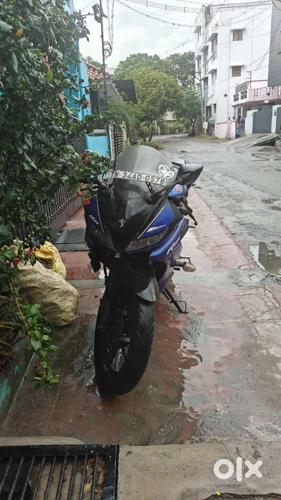 R15 V3, Bike