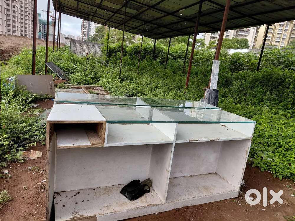 2 Counters fully furnished for Sale