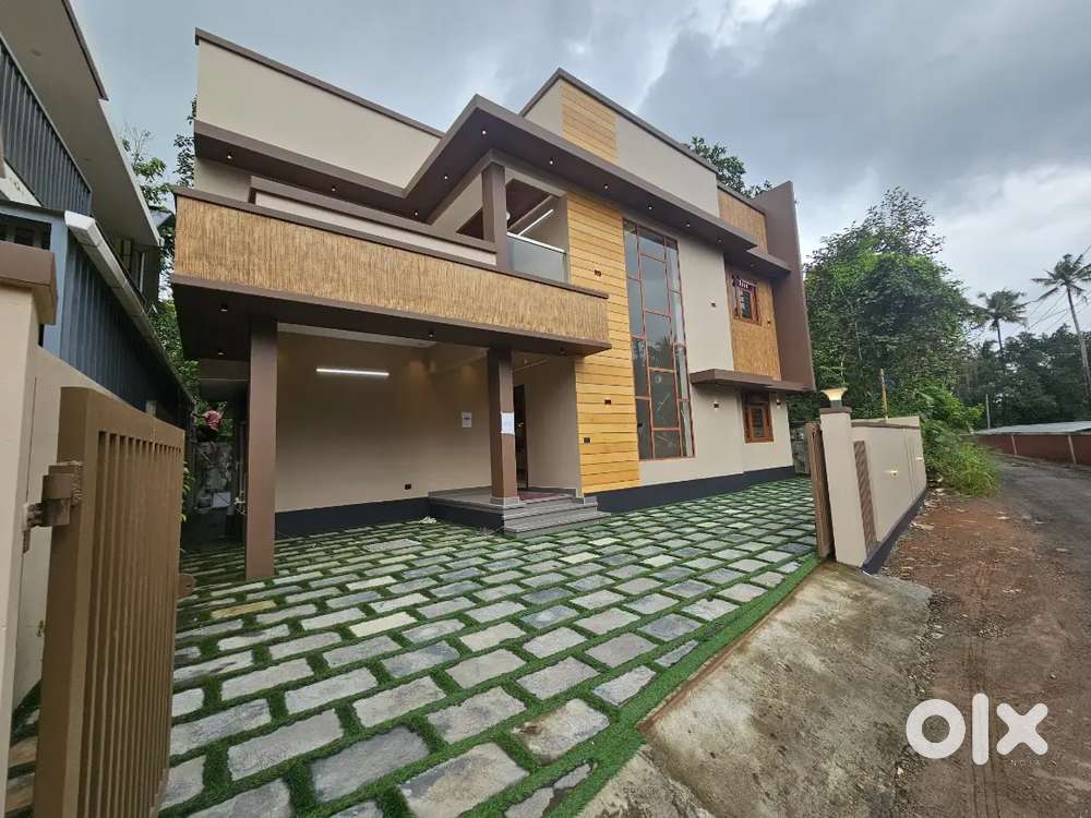 Kakkanad Kuzhivelippady 5cent house for sale