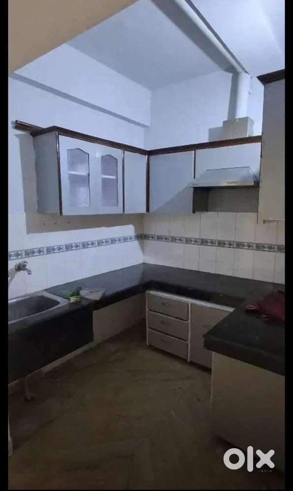 2bhk ground floor (unfurnishd) 66 sector