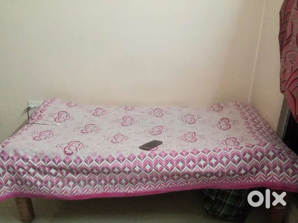 Bed need to sale urgently
