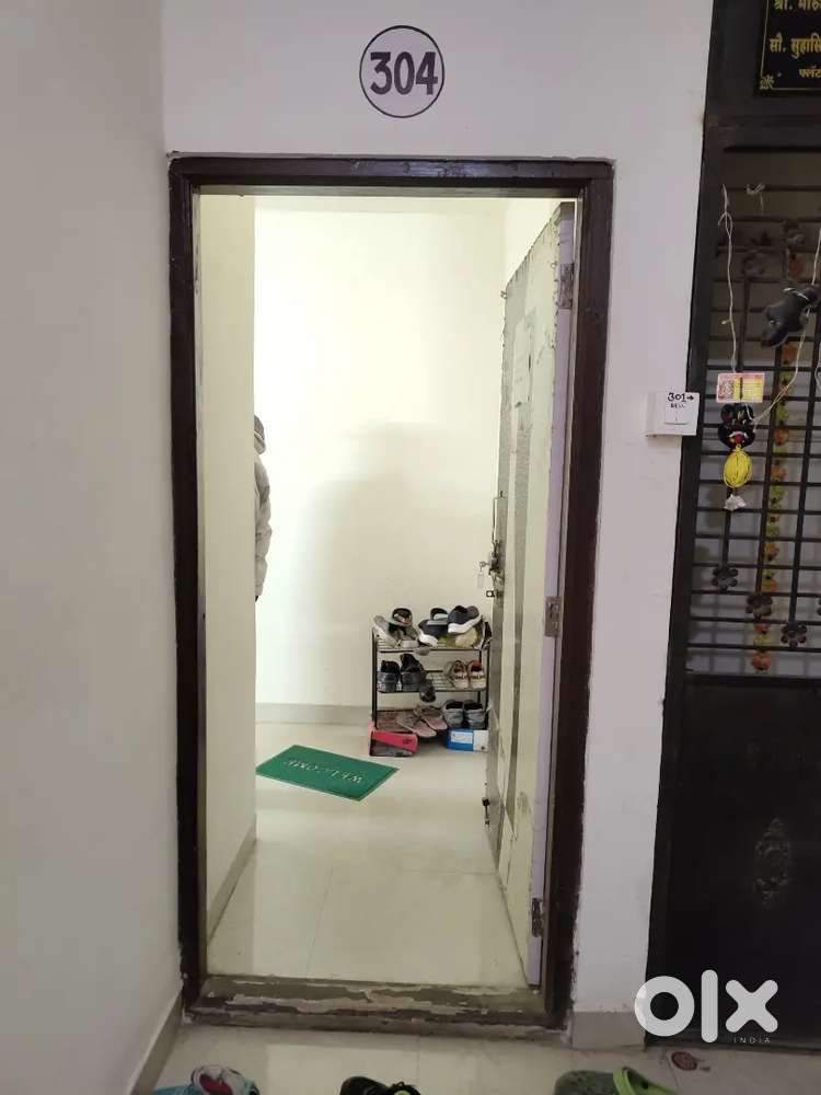 2 bhk flat for sale road side, om garjana chowk, oppos Maruti Karyalay