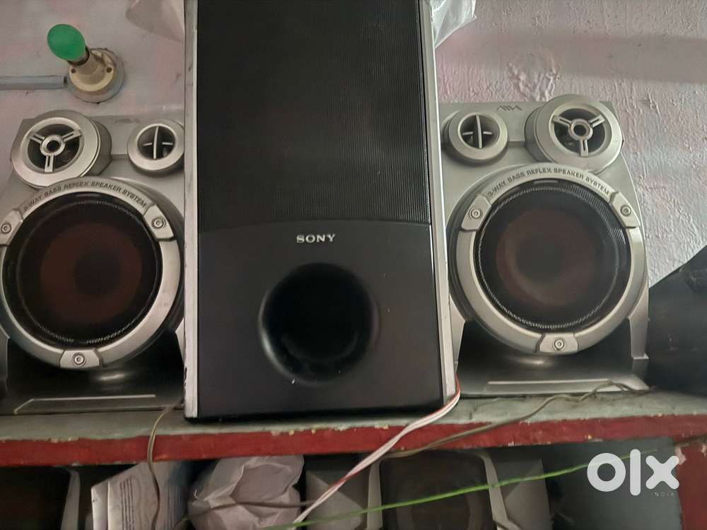 Aiwa speakers woofers and sony sub