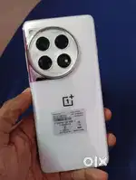 OnePlus 12 12gb and 256gb