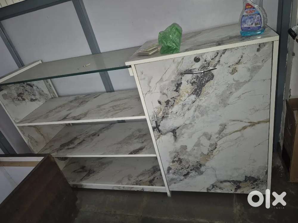 Display counter wooden + sheehsa