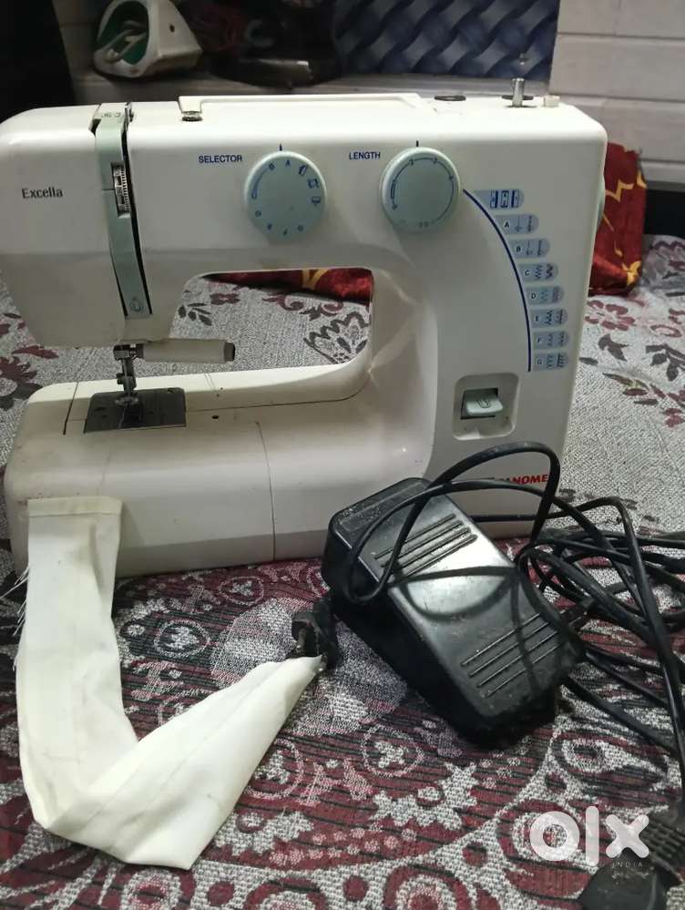 Multifunctional semi automatic Usha janome exella sewing machine
