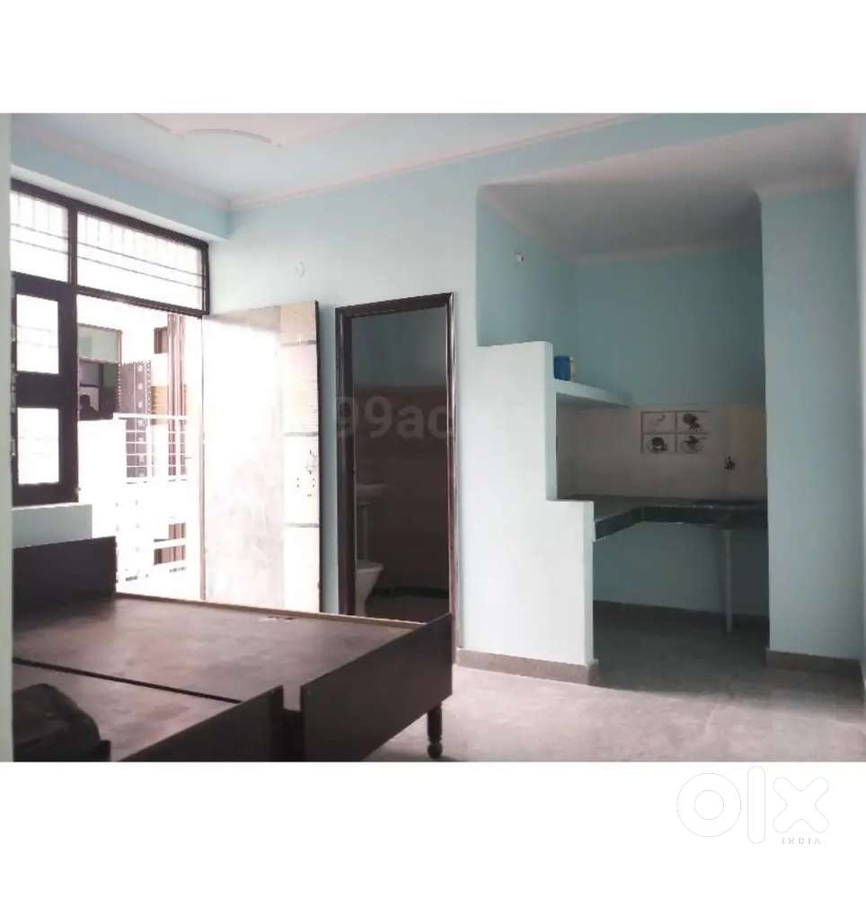 Single room set available near botanical garden sector 18