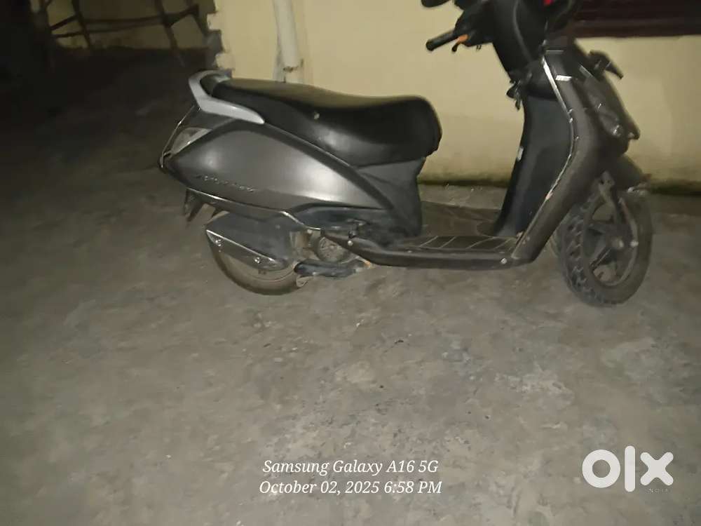 Tvs jupiter scooty