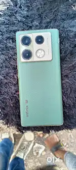 7 month old new condition 8+8 gb ram 256storeg no screch