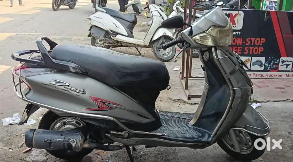 2018 मॉडल है इंश्योरेंस नहीं है अच्छी कंडीशन है