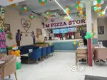 Pizza chef and manger
