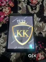 Ipad 9th gen with original charger and box 6month old without any dama