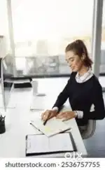 जोब के लिए लड़की की आवश्यकता है.,. रजिस्टर में एंट्री करनी ह,आठवी पास,
