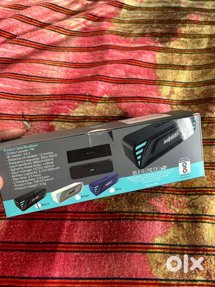 Portable bluetooth speaker