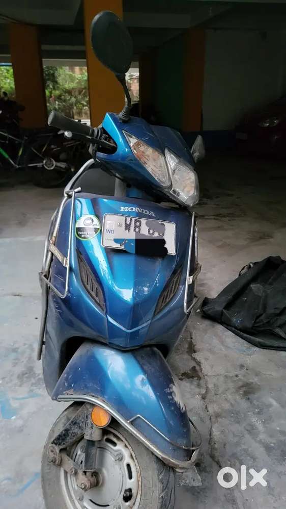 Selling Activa 4G scooty at low price