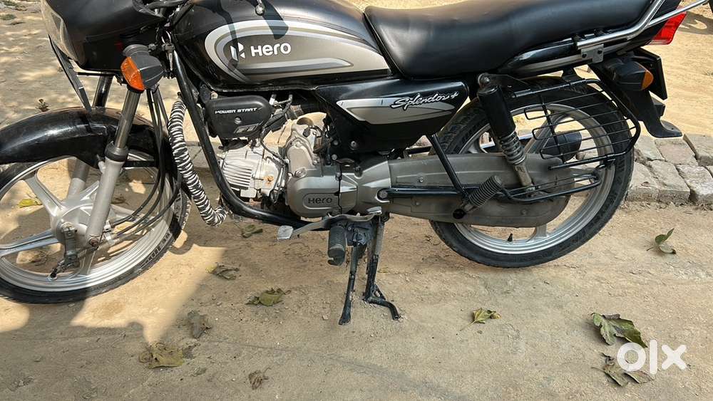 Ekk hath ki bike h  bhai saaf h bilkull