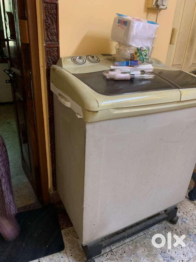 Whirlpool Semi-Automatic Washing Machine – Excellent Working Condition