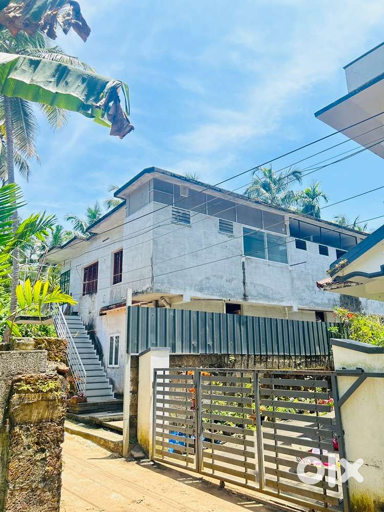 FLAT FOR SALE ( NEGOTIABLE)