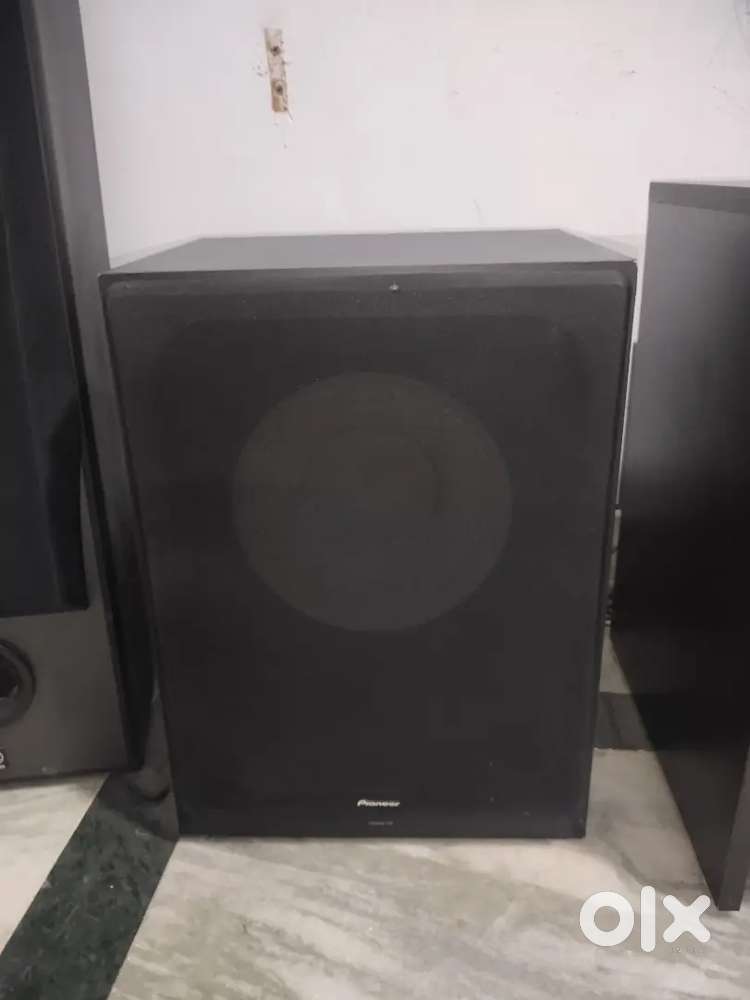 Pioneer active Subwoofer and JPW Bookshelf speakers