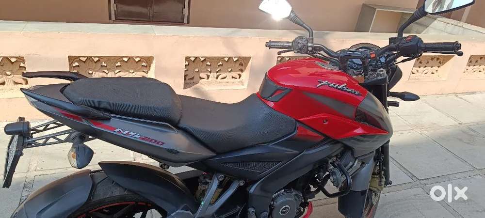 Pulsar ns200