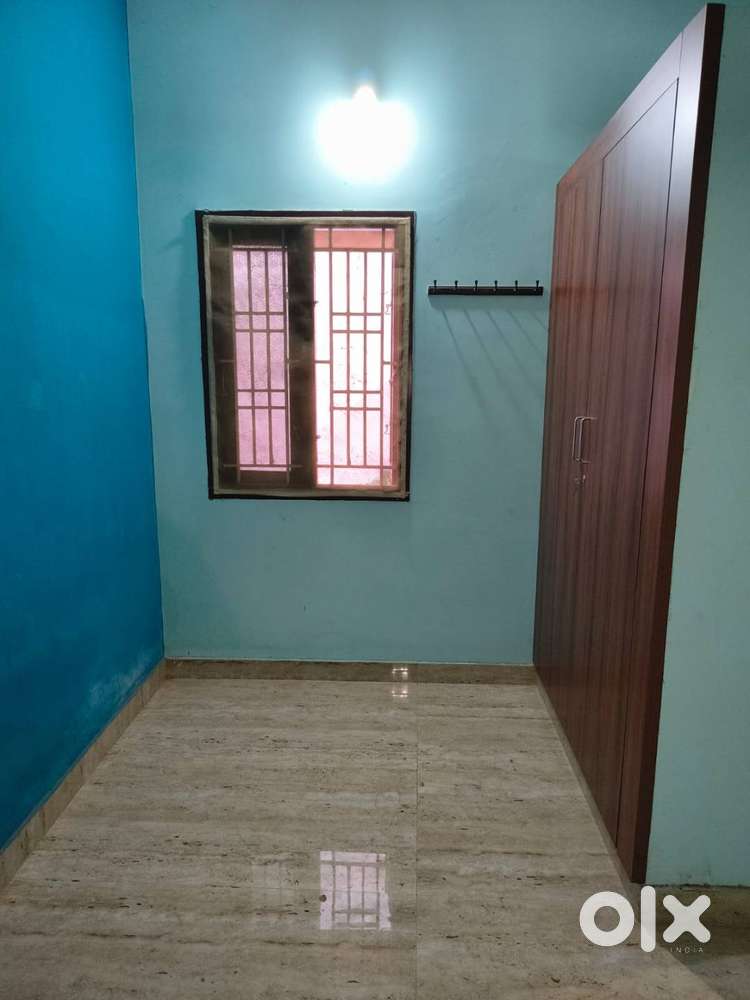 1RK house available for rent
