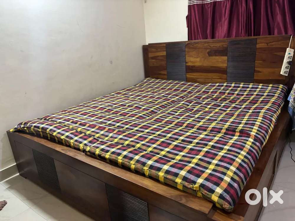 Mattress king size in two parts
