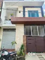 3BHK , SEMI FURNISHED , CAR PARKING , FREE WIFI