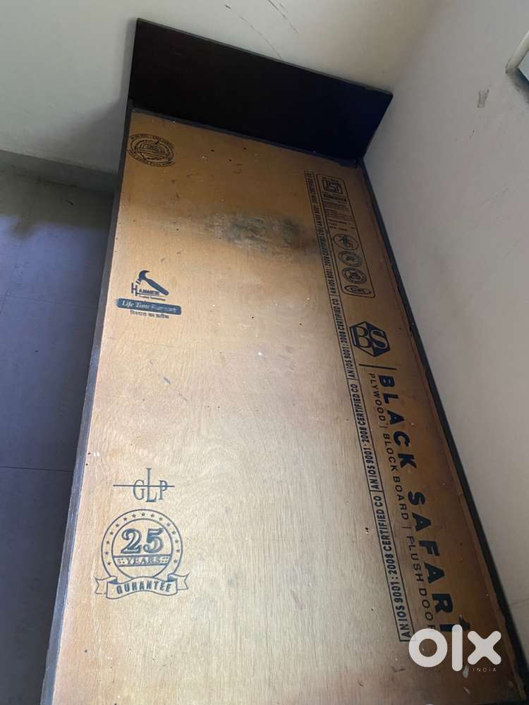 Two bed without bed box each of size 3*6
