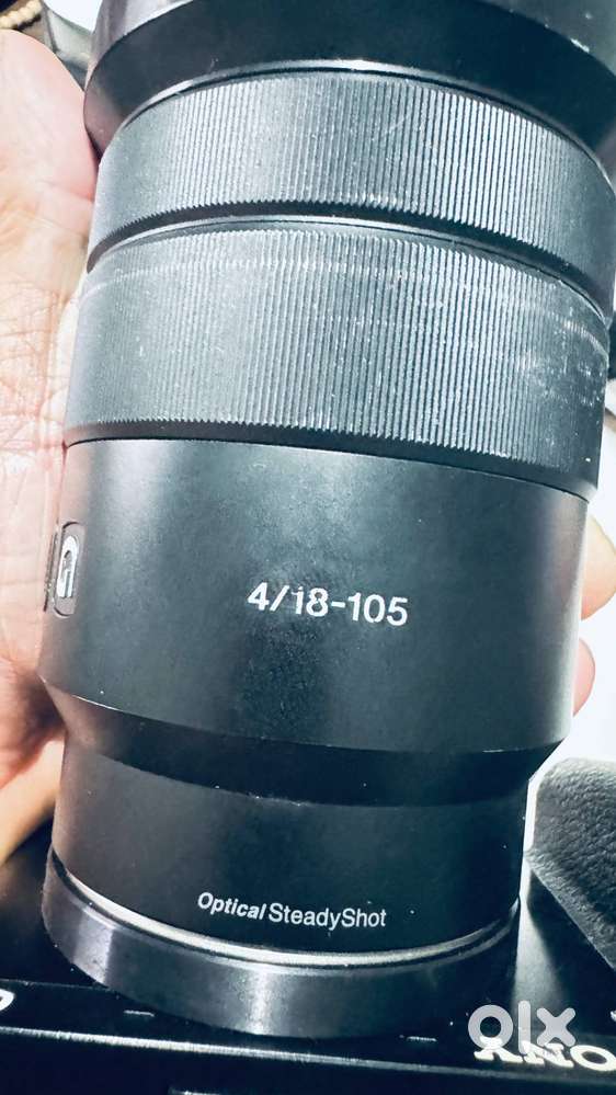 Sony A6000 Mirrorless Camera (Excellent Condition)