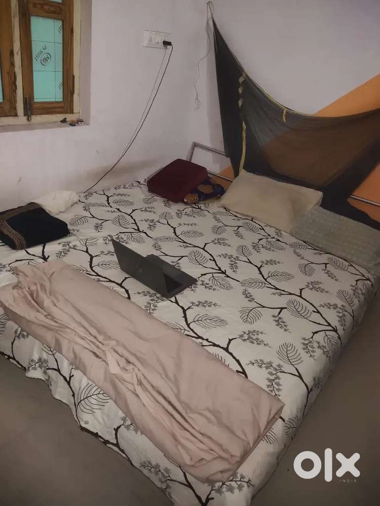 King size Bed with mattress