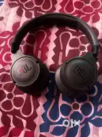 JBL headphones Tune 770NC